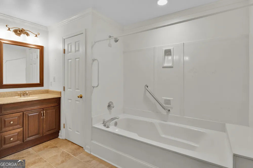 26204 NE Plantation DR NE Atlanta, GA 30324