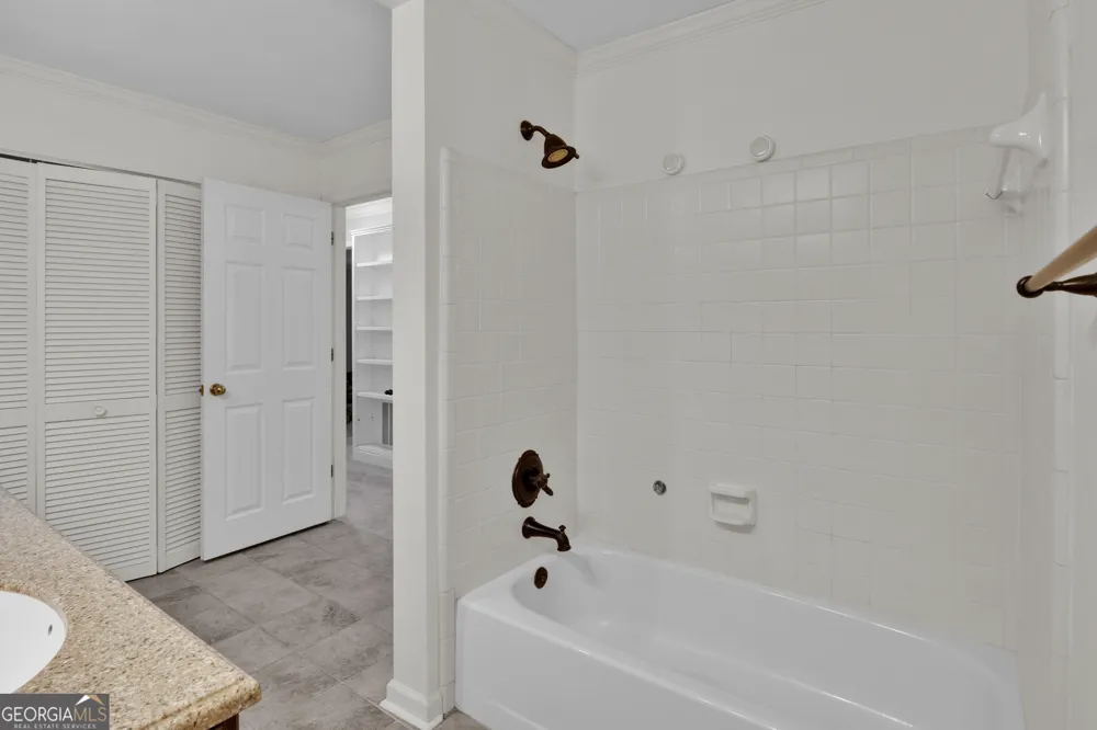 26204 NE Plantation DR NE Atlanta, GA 30324