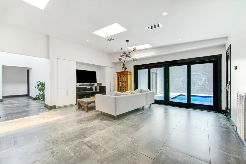 331 Gershwin Drive Houston, TX 77079