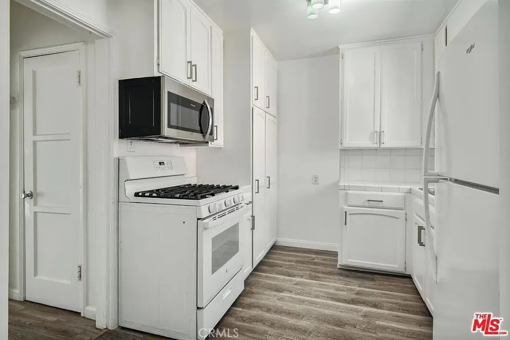 702 S Pacific Coast Highway #B Redondo Beach, CA 90277