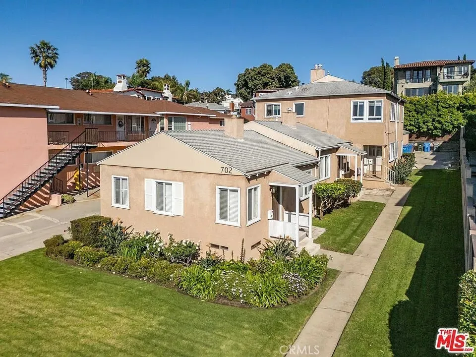 702 S Pacific Coast Highway #B Redondo Beach, CA 90277