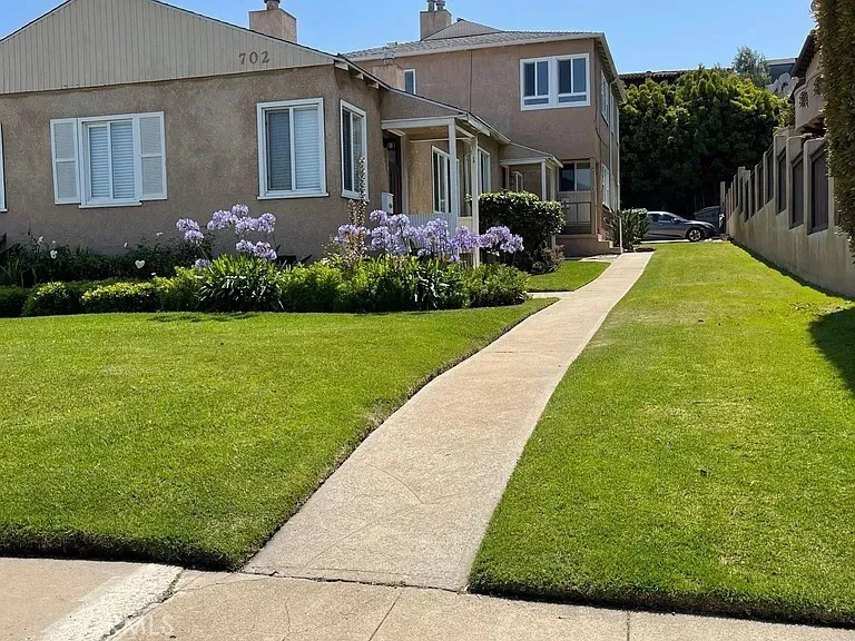 702 S Pacific Coast Highway #B Redondo Beach, CA 90277