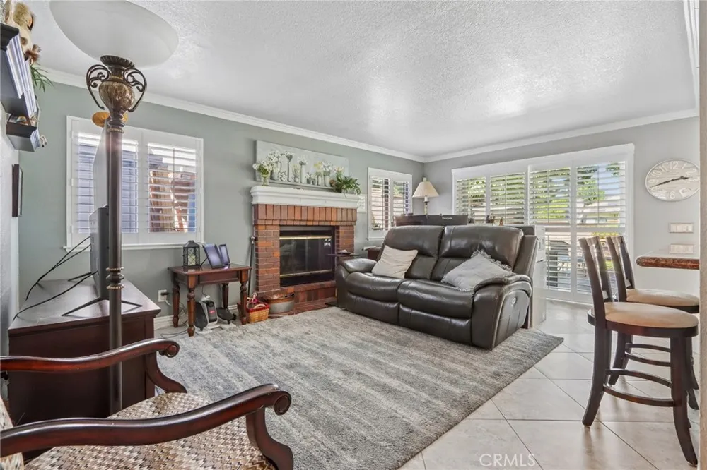 4914 Calle El Toro La Verne, CA 91750