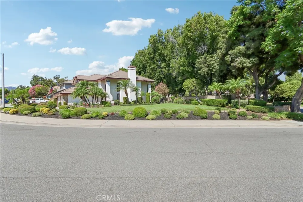 4914 Calle El Toro La Verne, CA 91750