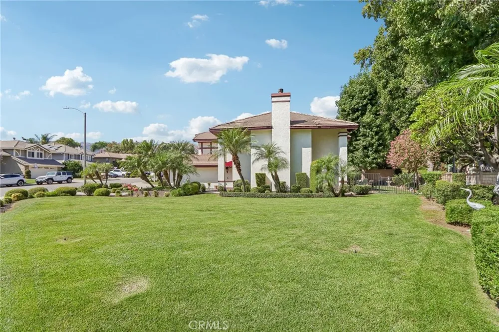 4914 Calle El Toro La Verne, CA 91750
