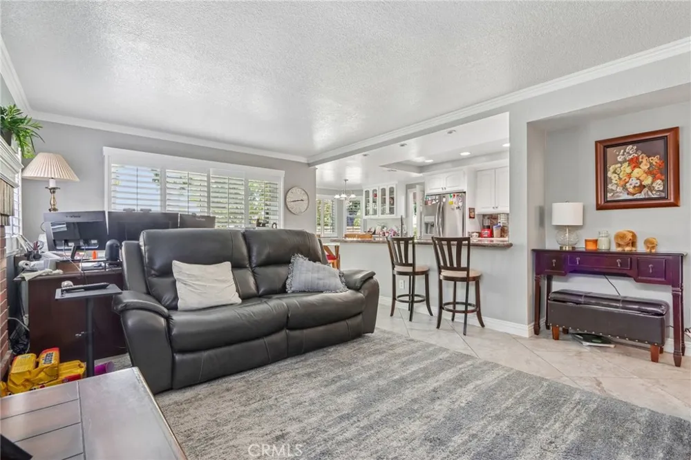 4914 Calle El Toro La Verne, CA 91750