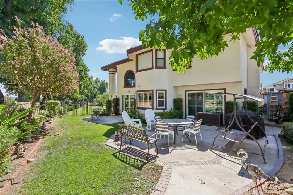 4914 Calle El Toro La Verne, CA 91750