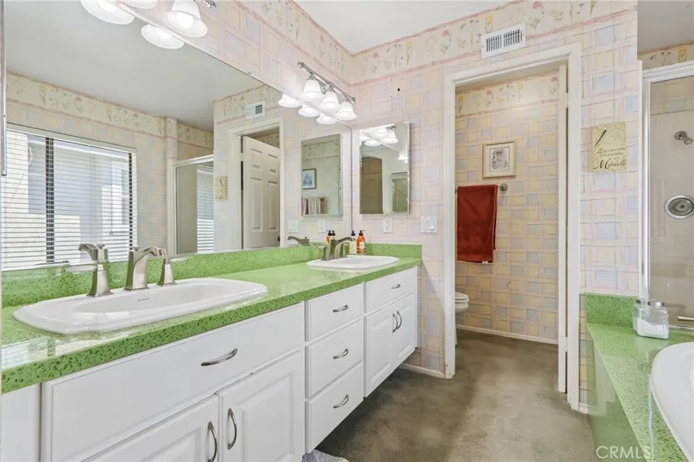 4914 Calle El Toro La Verne, CA 91750
