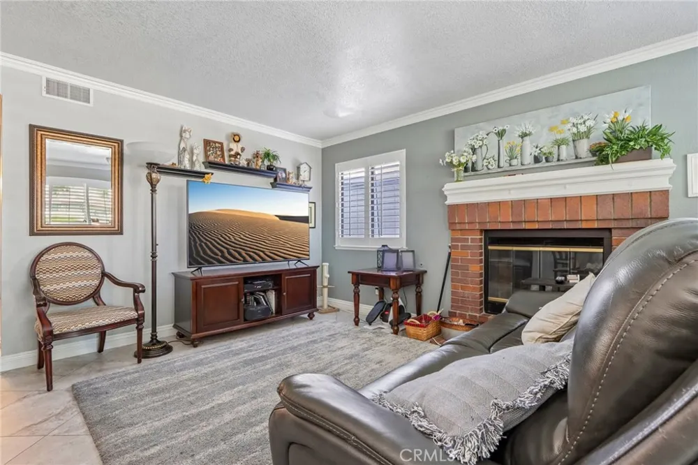 4914 Calle El Toro La Verne, CA 91750