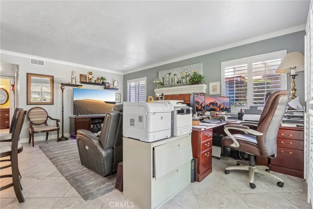 4914 Calle El Toro La Verne, CA 91750