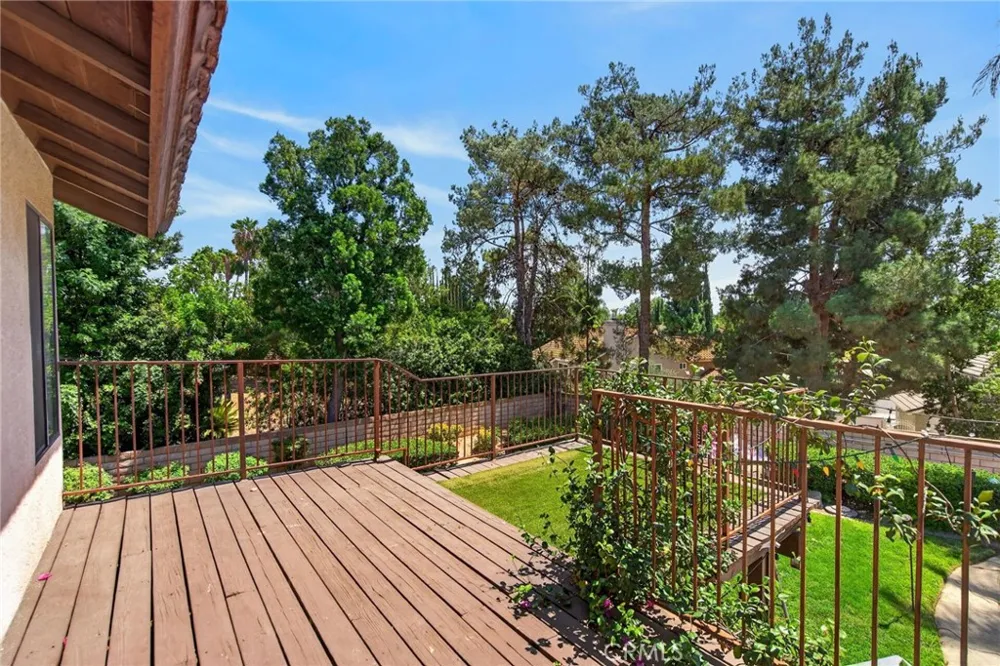 145 Cottonwood Ave Riverside, CA 92506