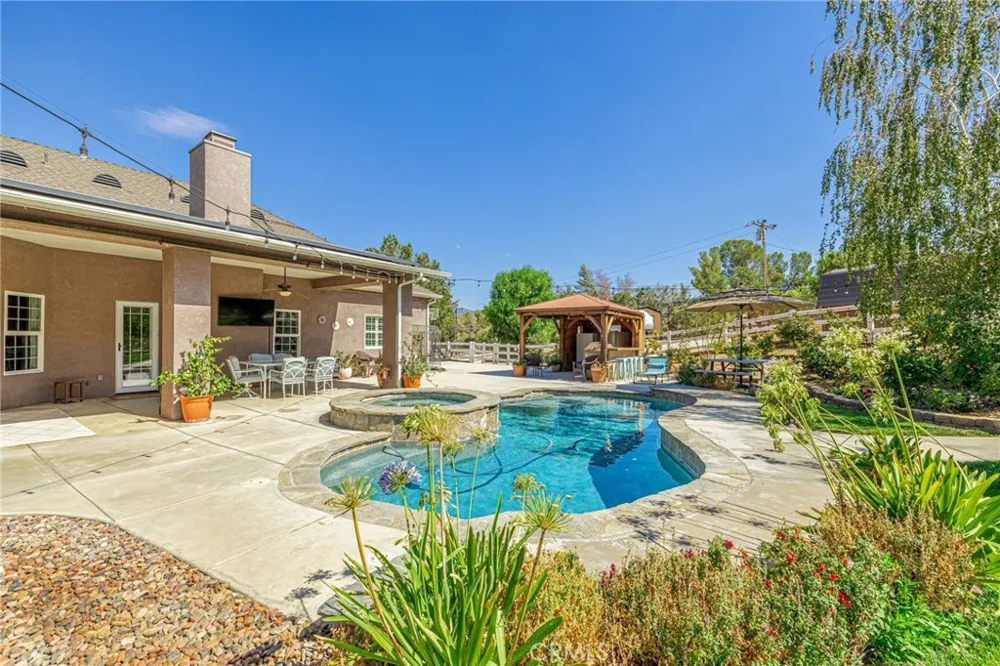 4114 9th Acton, CA 93510