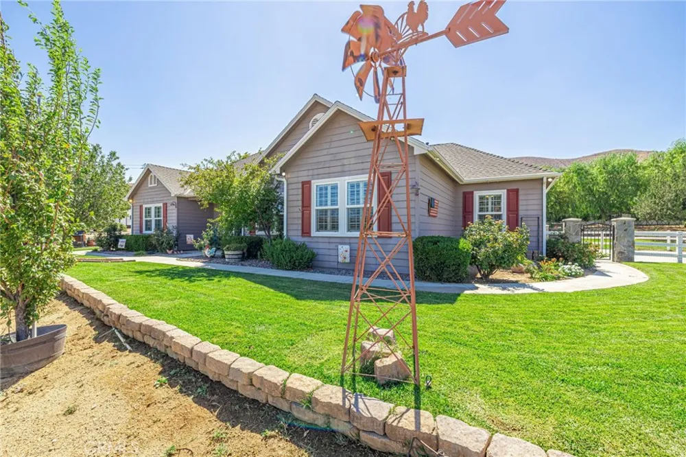 4114 9th Acton, CA 93510