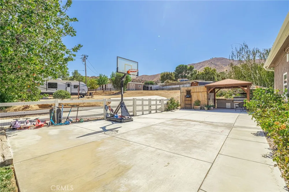 4114 9th Acton, CA 93510