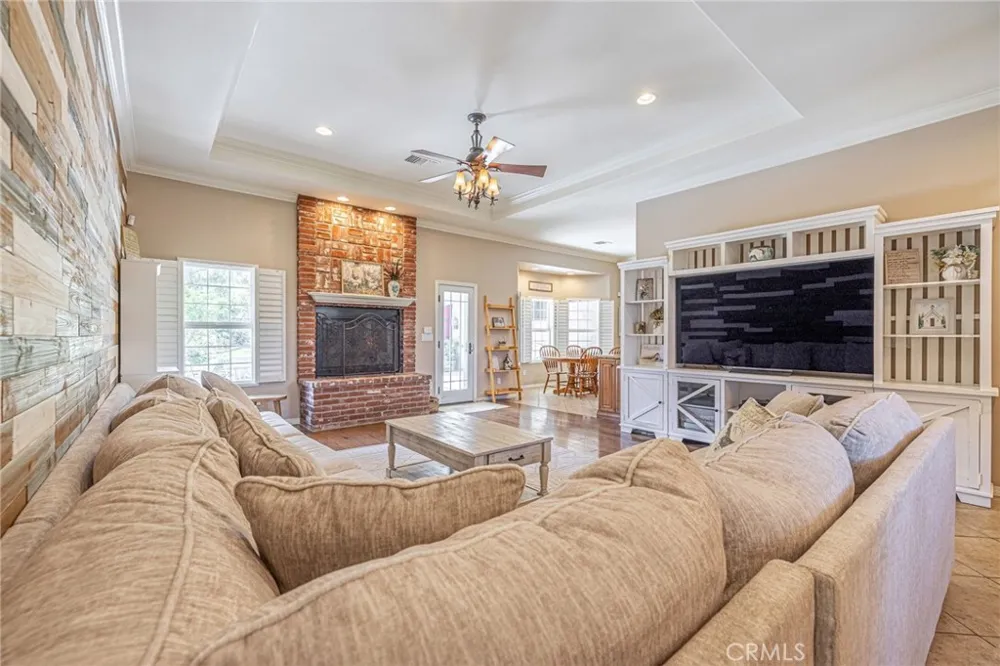 4114 9th Acton, CA 93510