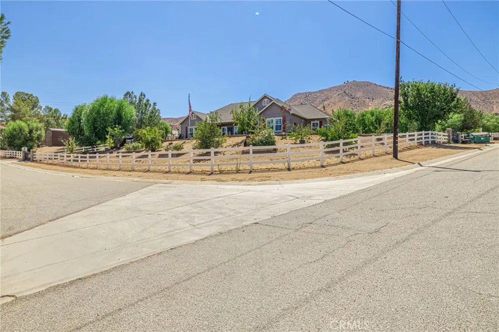 4114 9th Acton, CA 93510
