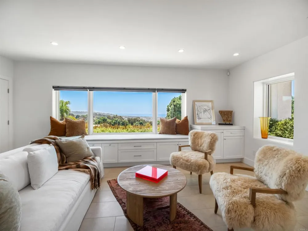 1110 Solana Drive Del Mar, CA 92014