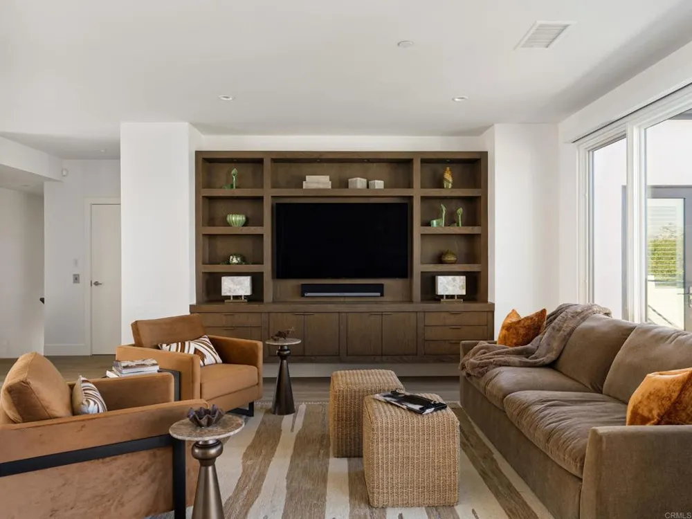 1110 Solana Drive Del Mar, CA 92014