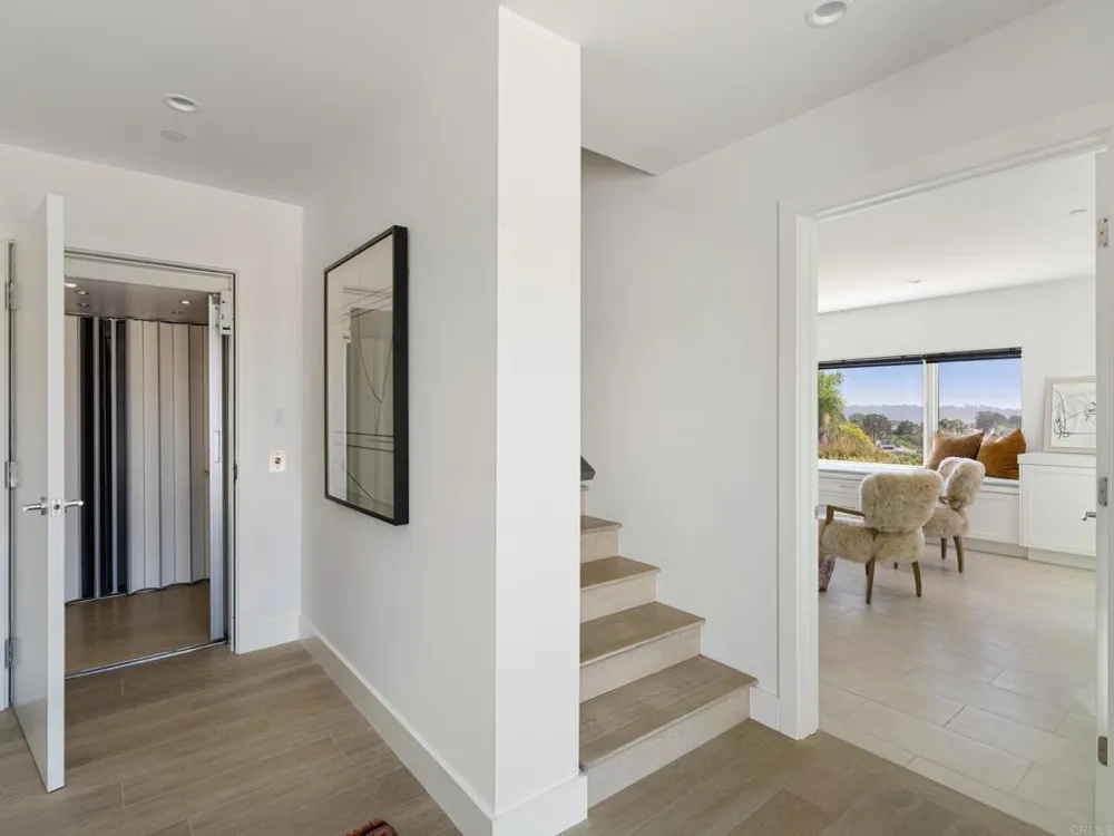 1110 Solana Drive Del Mar, CA 92014