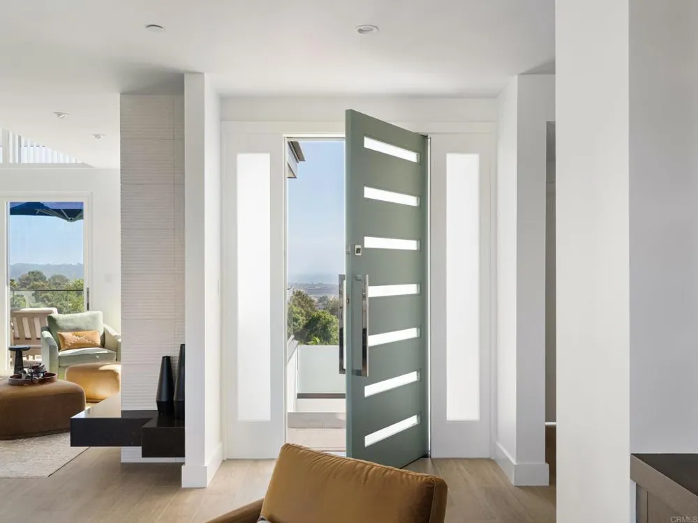 1110 Solana Drive Del Mar, CA 92014