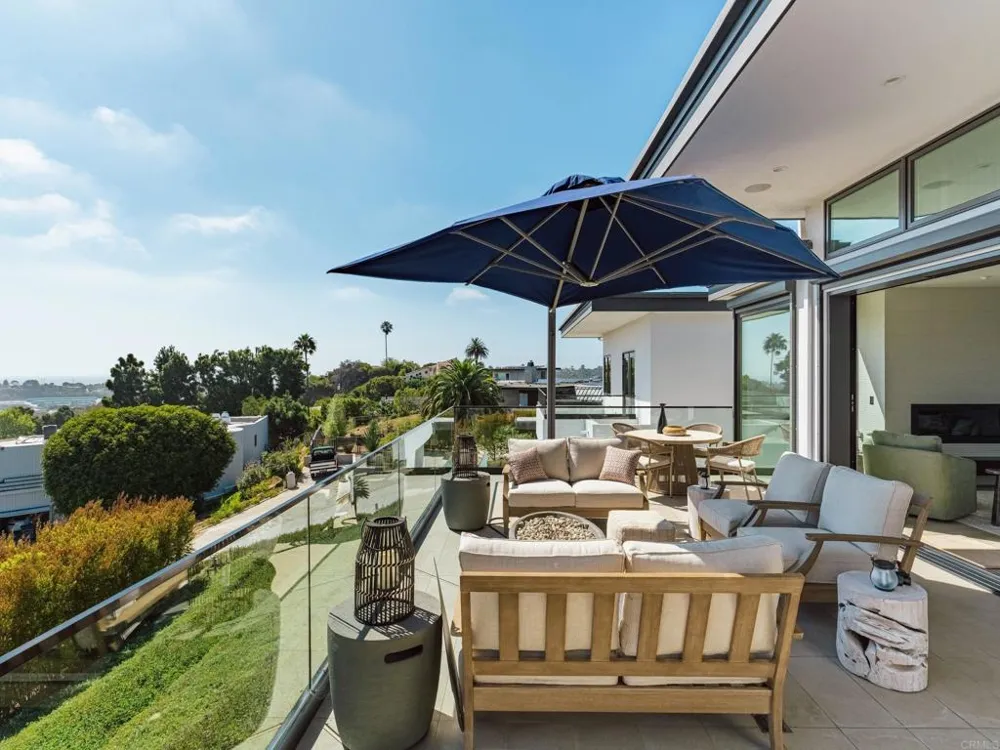 1110 Solana Drive Del Mar, CA 92014
