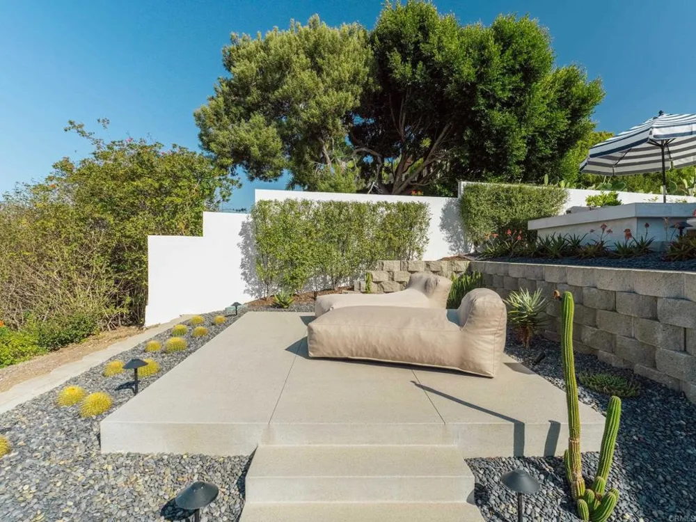 1110 Solana Drive Del Mar, CA 92014