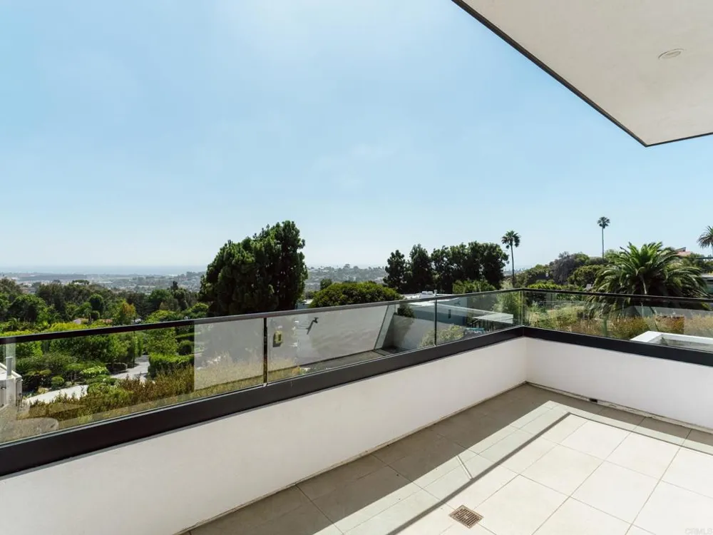 1110 Solana Drive Del Mar, CA 92014