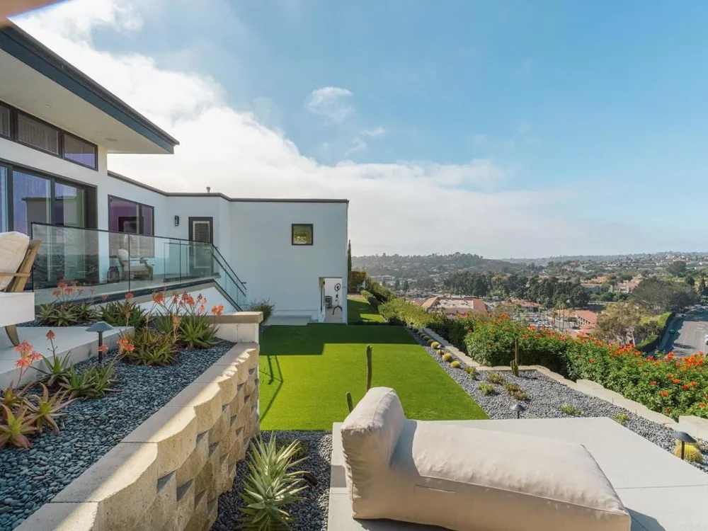 1110 Solana Drive Del Mar, CA 92014