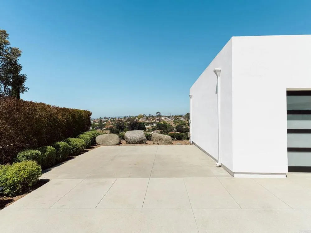 1110 Solana Drive Del Mar, CA 92014