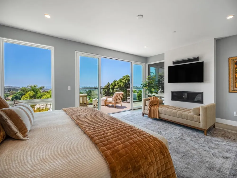 1110 Solana Drive Del Mar, CA 92014