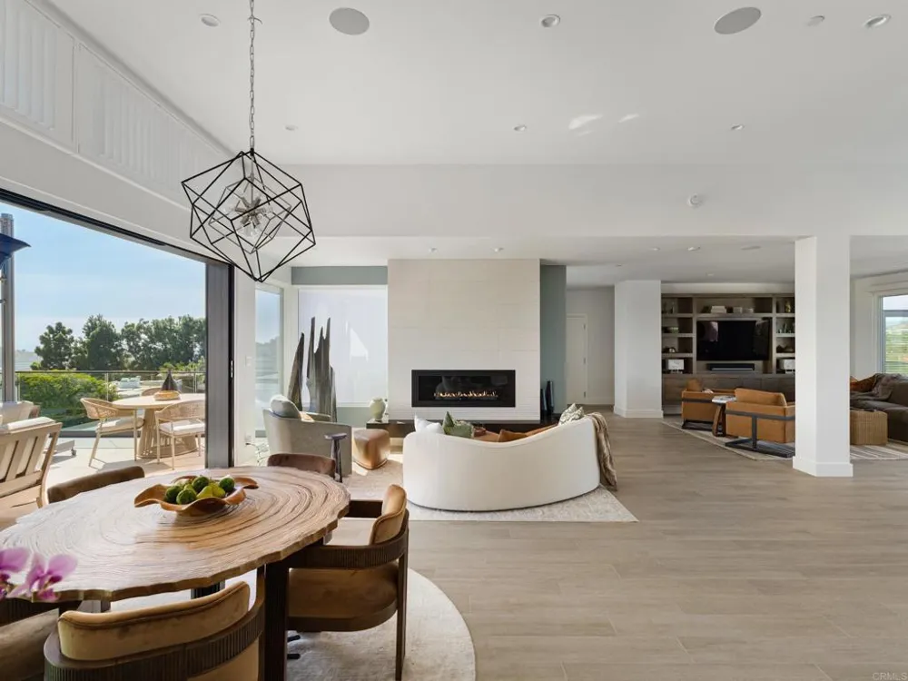 1110 Solana Drive Del Mar, CA 92014