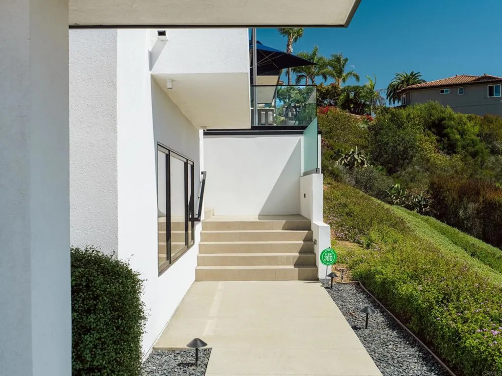 1110 Solana Drive Del Mar, CA 92014