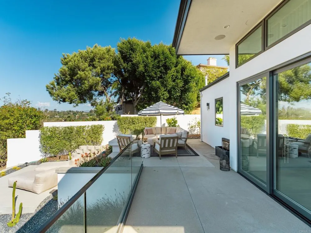 1110 Solana Drive Del Mar, CA 92014