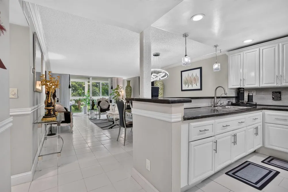 9201 Sunrise Lakes Boulevard #202 Sunrise, FL 33322
