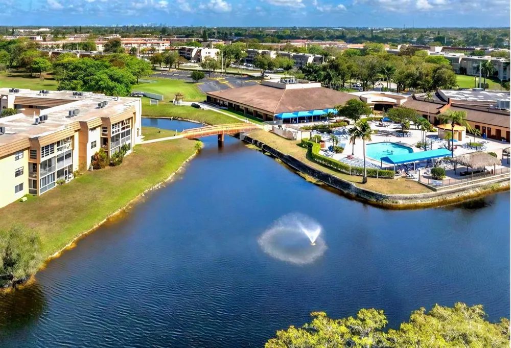 9201 Sunrise Lakes Boulevard #202 Sunrise, FL 33322