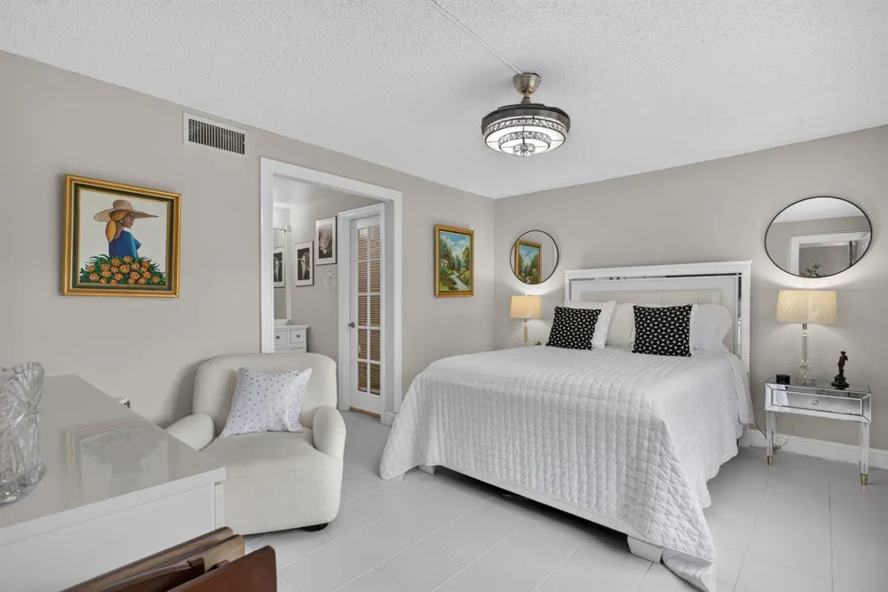 9201 Sunrise Lakes Boulevard #202 Sunrise, FL 33322