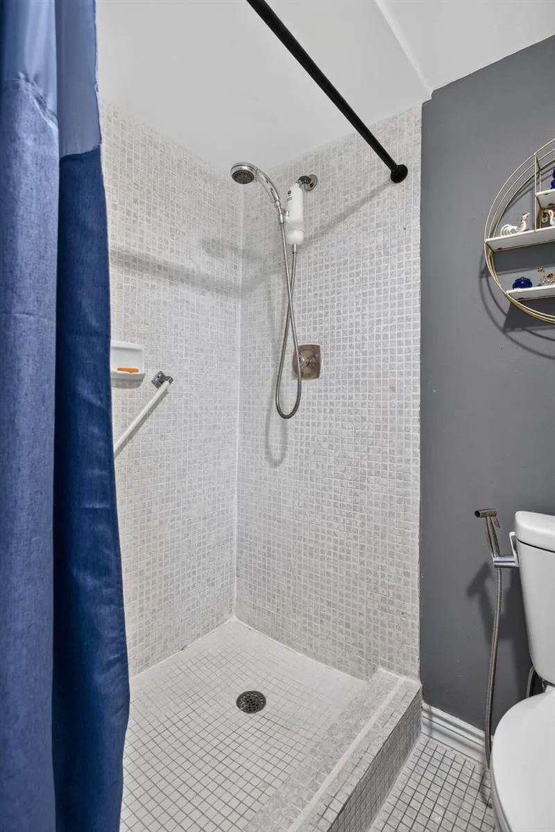 9201 Sunrise Lakes Boulevard #202 Sunrise, FL 33322