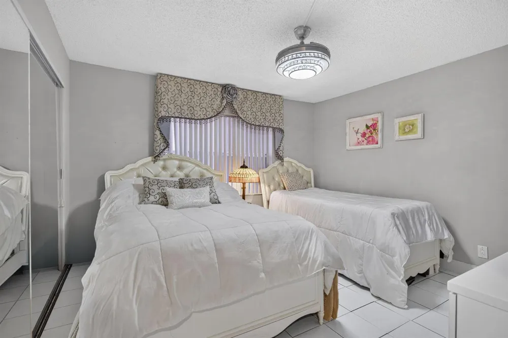 9201 Sunrise Lakes Boulevard #202 Sunrise, FL 33322