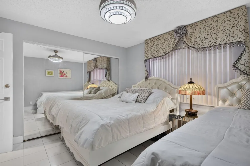 9201 Sunrise Lakes Boulevard #202 Sunrise, FL 33322