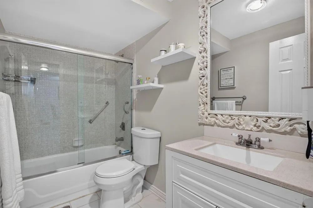 9201 Sunrise Lakes Boulevard #202 Sunrise, FL 33322