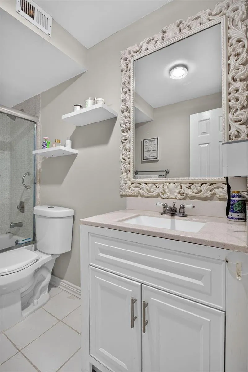 9201 Sunrise Lakes Boulevard #202 Sunrise, FL 33322