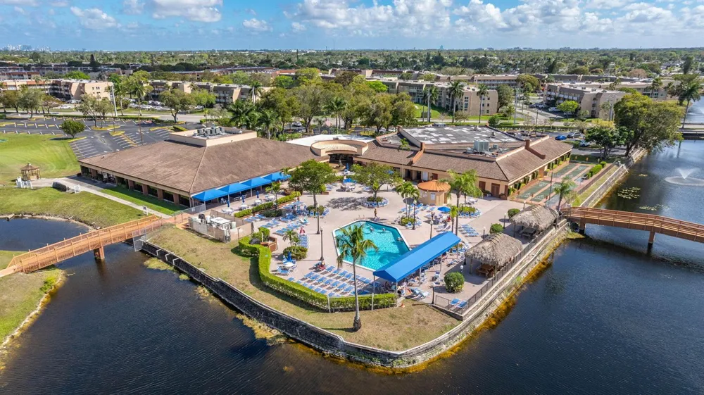 9201 Sunrise Lakes Boulevard #202 Sunrise, FL 33322