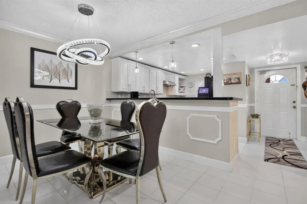 9201 Sunrise Lakes Boulevard #202 Sunrise, FL 33322