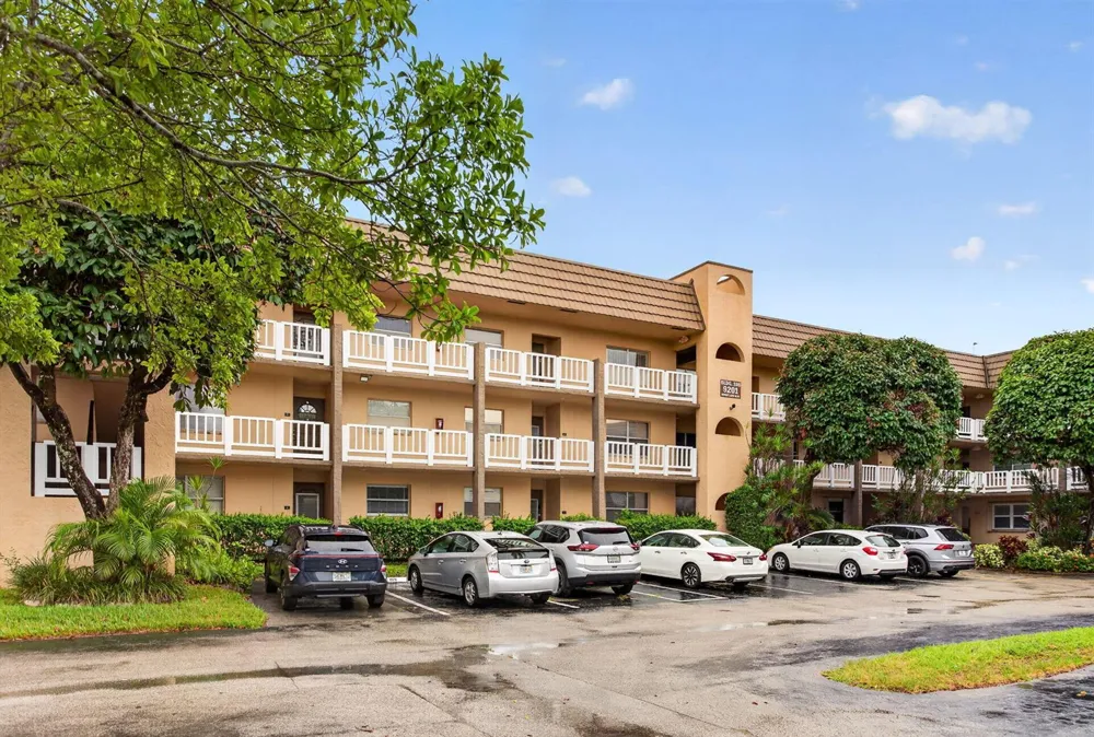 9201 Sunrise Lakes Boulevard #202 Sunrise, FL 33322