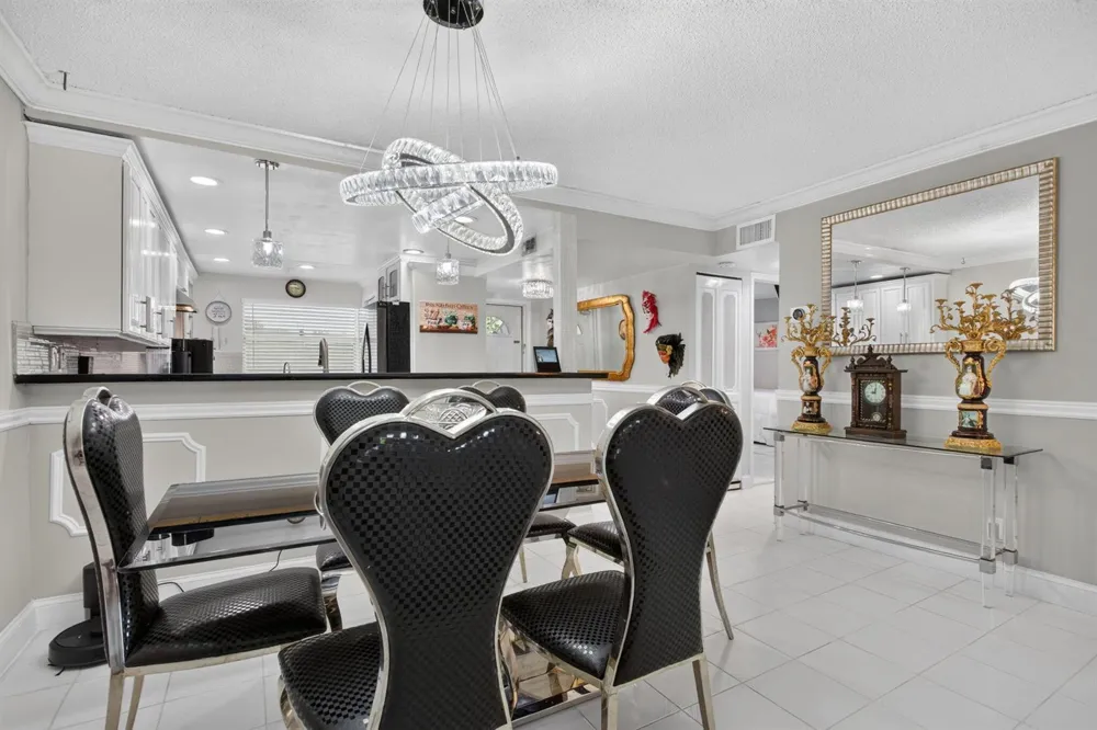 9201 Sunrise Lakes Boulevard #202 Sunrise, FL 33322