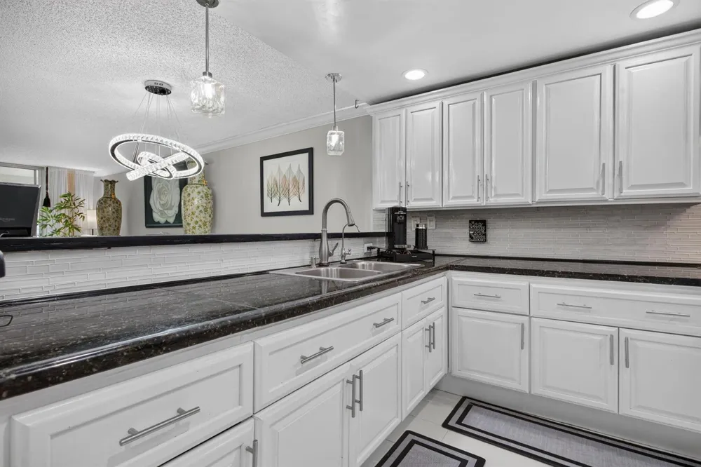9201 Sunrise Lakes Boulevard #202 Sunrise, FL 33322