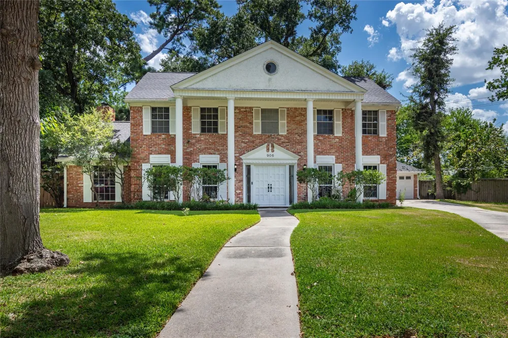 906 Glouchester Lane Houston, TX 77073