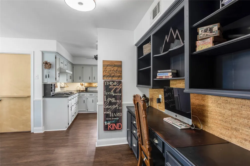906 Glouchester Lane Houston, TX 77073