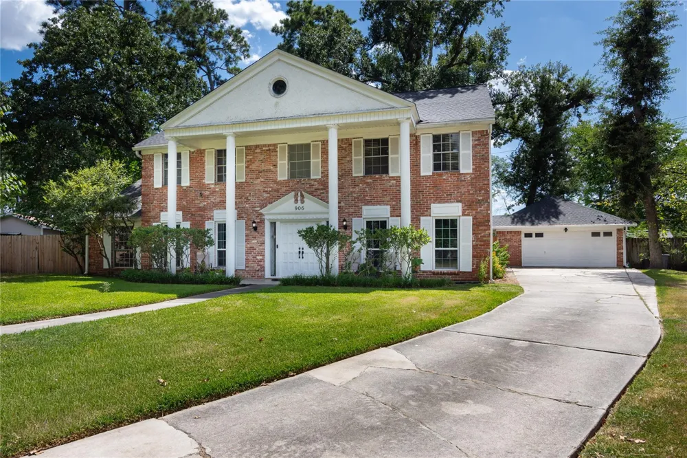 906 Glouchester Lane Houston, TX 77073