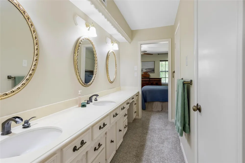 906 Glouchester Lane Houston, TX 77073